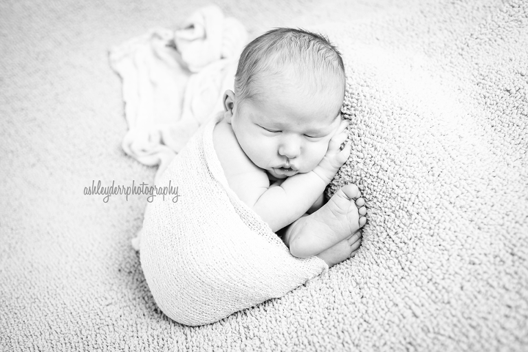 greensburg newborn photographer
