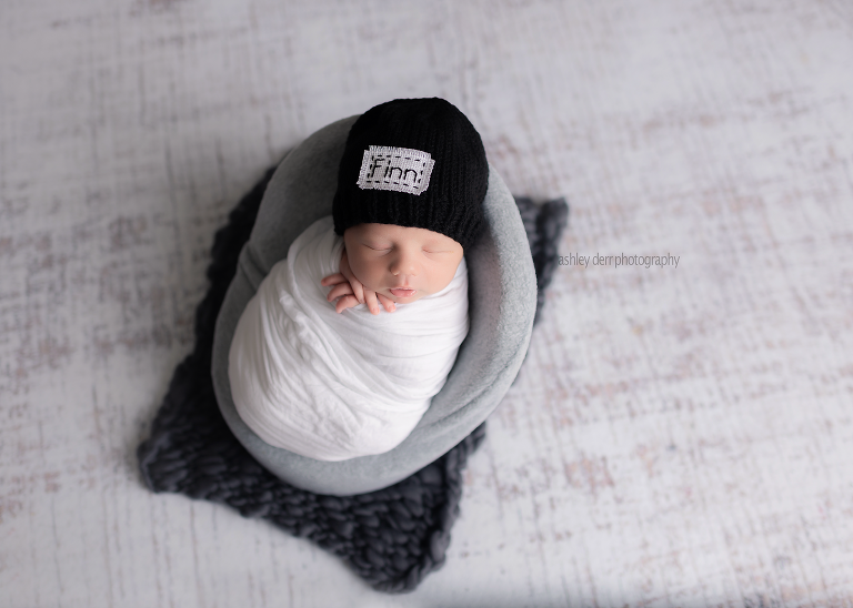 newborn baby photography session in pittsburgh